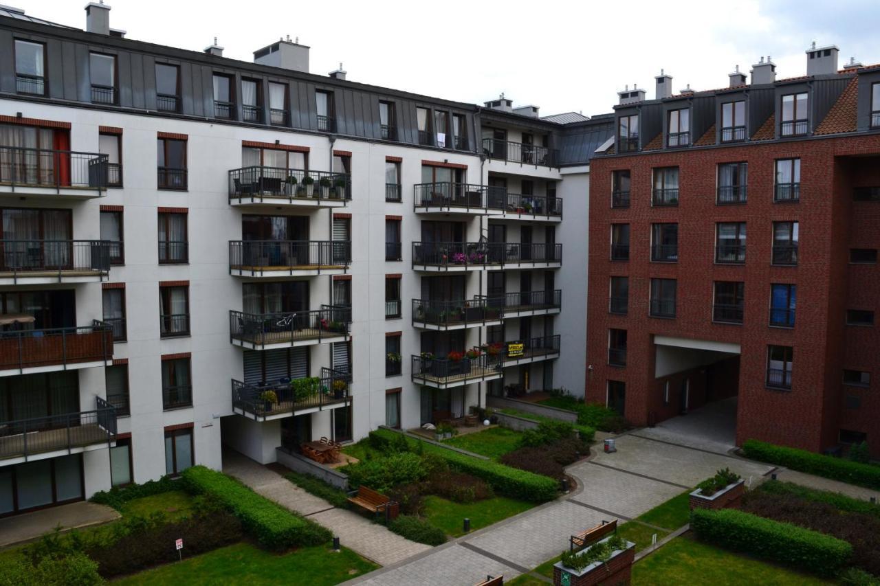 Apartamenty Centrum Nad Motlawa Z Widokiem Na Patio Z Balkonem Gdansk Ngoại thất bức ảnh