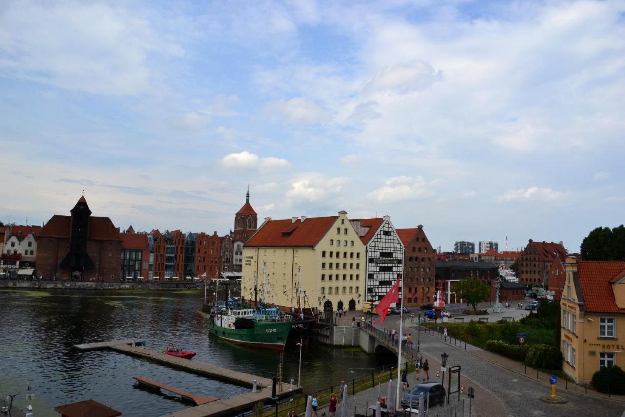 Apartamenty Centrum Nad Motlawa Z Widokiem Na Patio Z Balkonem Gdansk Ngoại thất bức ảnh