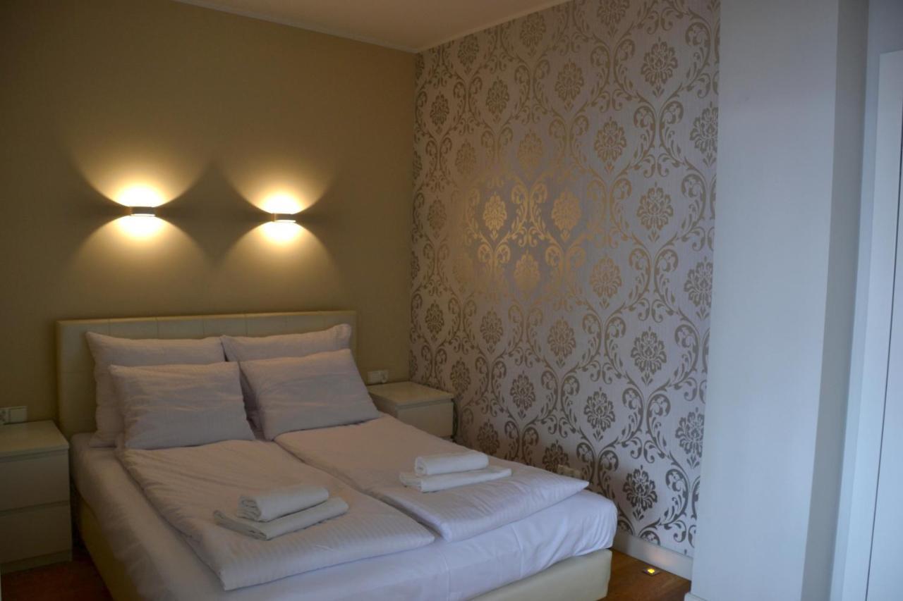 Apartamenty Centrum Nad Motlawa Z Widokiem Na Patio Z Balkonem Gdansk Ngoại thất bức ảnh